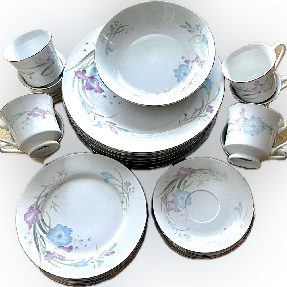 Silverie 𝑉𝑖𝑛𝑡𝑎𝑔𝑒 Floral Platinum Fine China 8 Piece Place Set